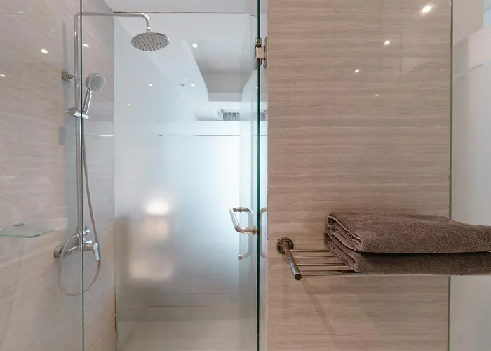 Bustle Base Coliving And Coworking Space Apartahotel 4*
