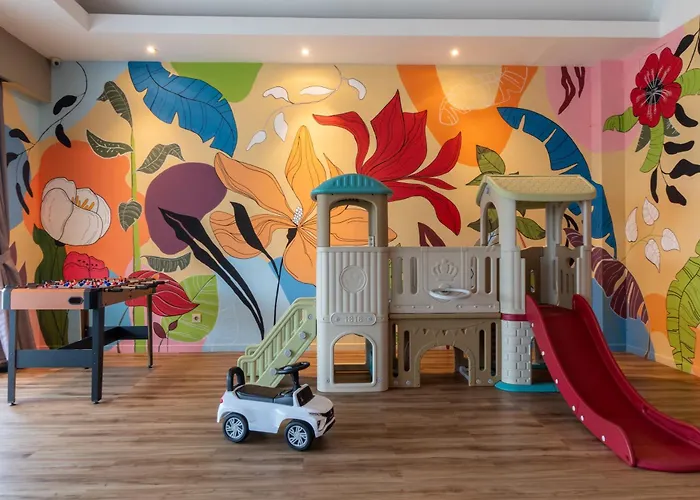 Apartahotel Bustle Base Coliving And Coworking Space