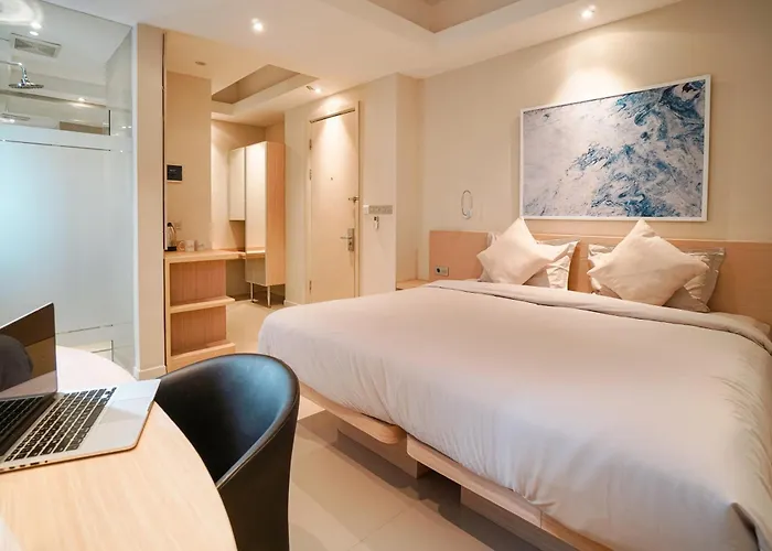 Apartahotel Bustle Base Coliving And Coworking Space