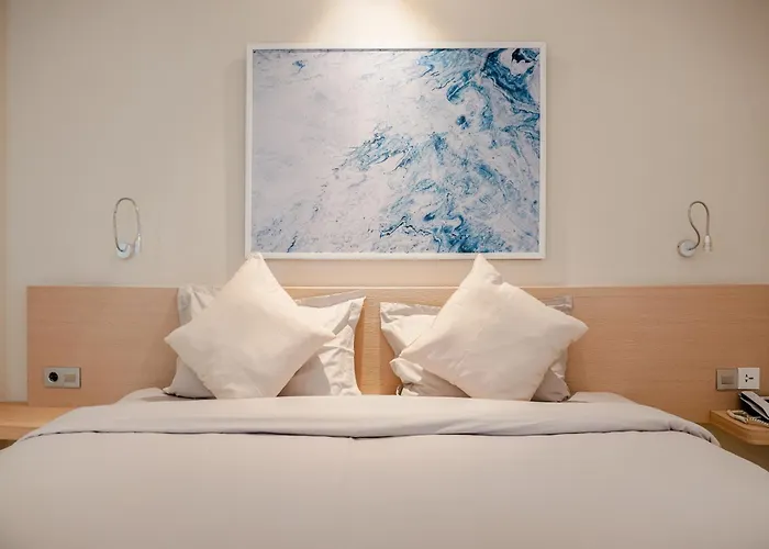 Apartahotel Bustle Base Coliving And Coworking Space