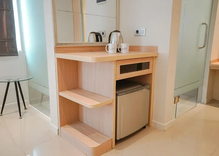Apartahotel Bustle Base Coliving And Coworking Space 4*