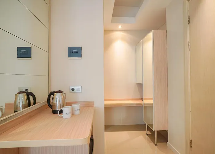 Apartahotel Bustle Base Coliving And Coworking Space 4*