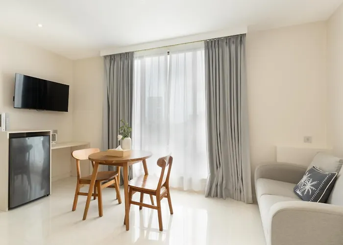Bustle Base Coliving And Coworking Space Apartahotel