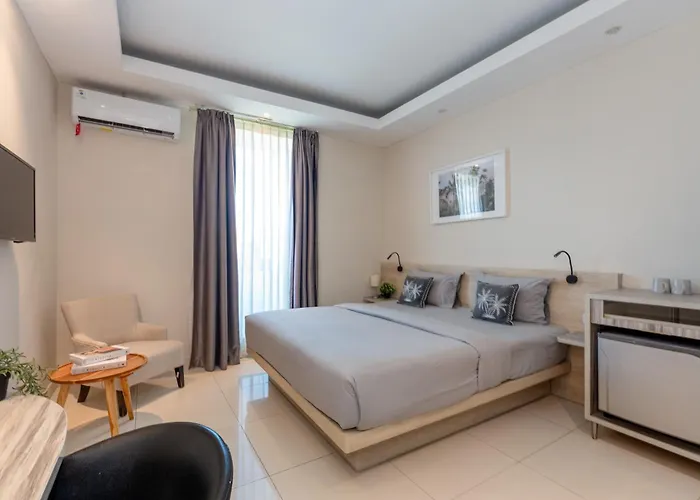 Bustle Base Coliving And Coworking Space Apartahotel