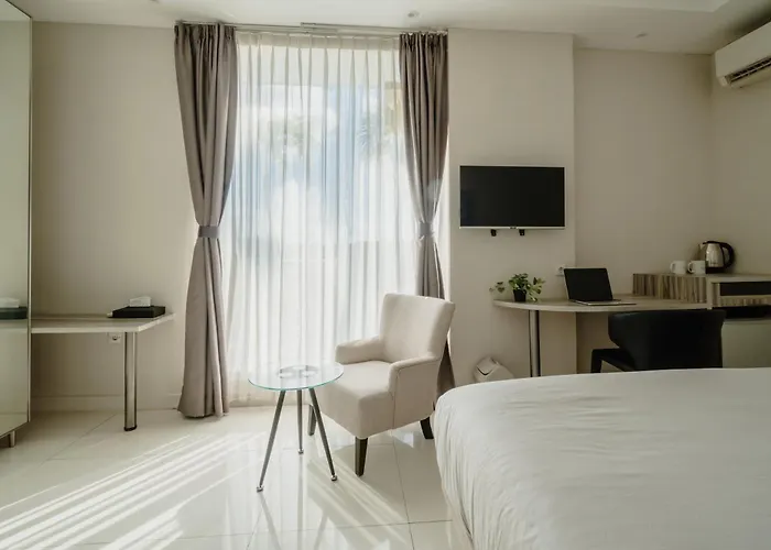Bustle Base Coliving And Coworking Space Apartahotel 4*