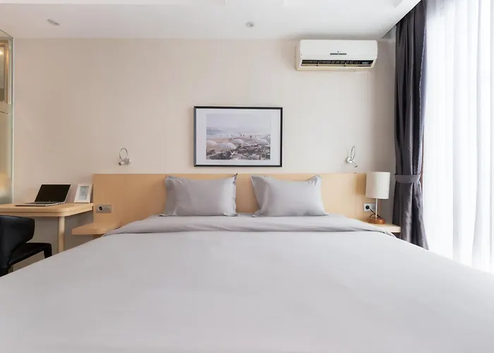 Bustle Base Coliving And Coworking Space Kuta Lombok