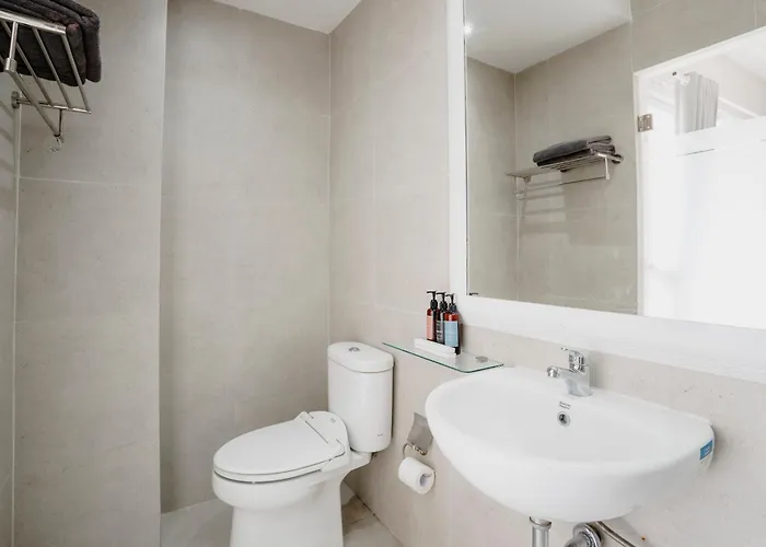Apartahotel Bustle Base Coliving And Coworking Space