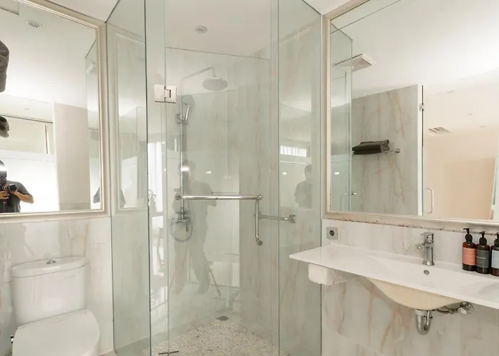 Apartahotel Bustle Base Coliving And Coworking Space