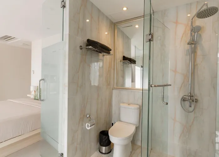 Bustle Base Coliving And Coworking Space Apartahotel